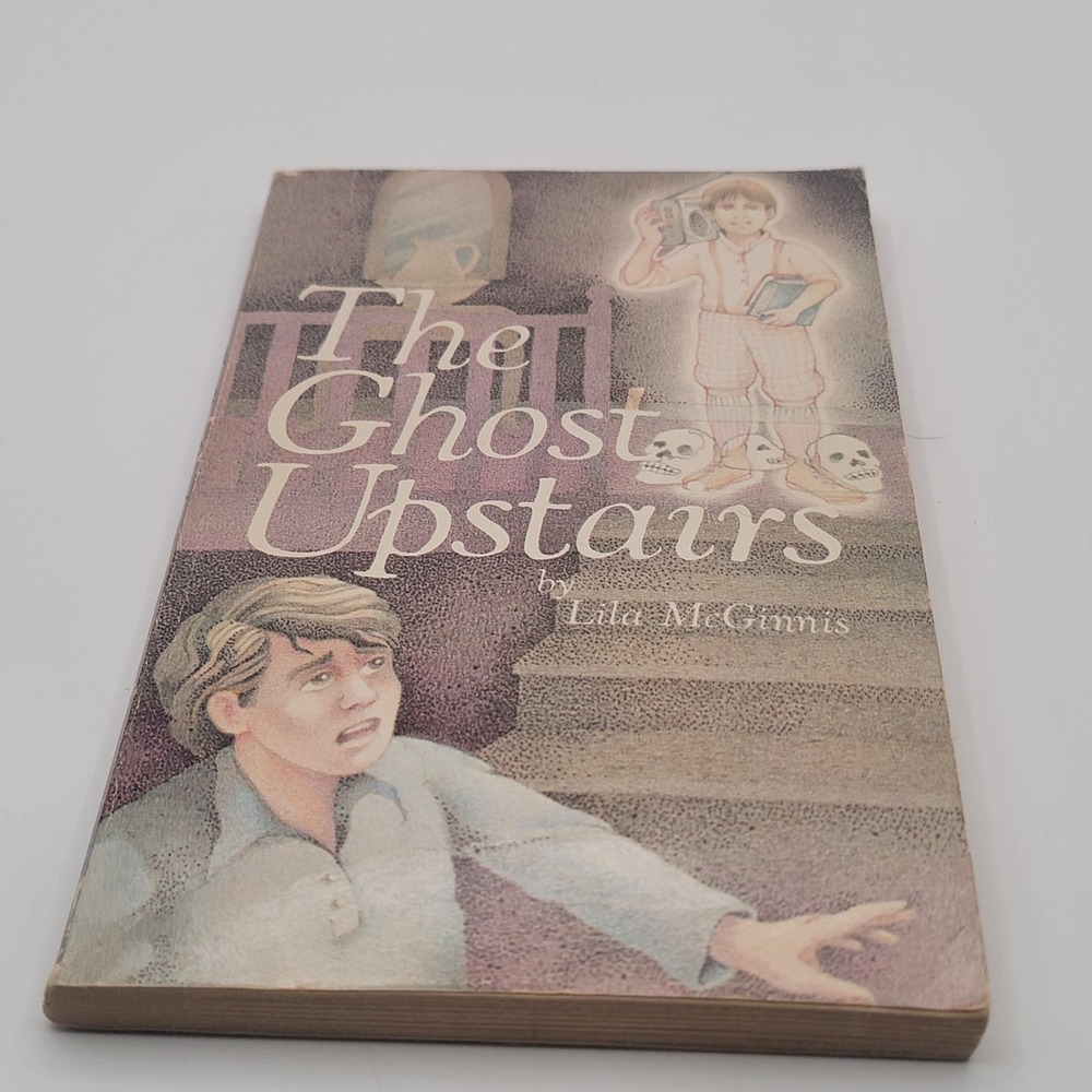 Lila‎ McGinnis The Ghost Upstairs Paperback 1984 Weekly Reader Books Good